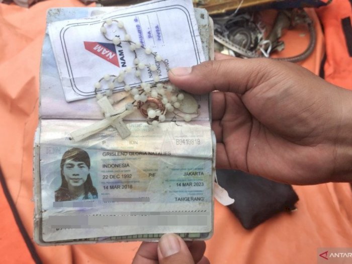 Identitas Grislend Gloria Natalies Korban Sriwijaya Air Ditemukan, Terselip Kalung Rosario