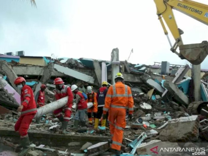 Kisah Pencarian Korban di Reruntuhan Akibat Gempa Mamuju: Rumah Sakit Rata dengan Tanah