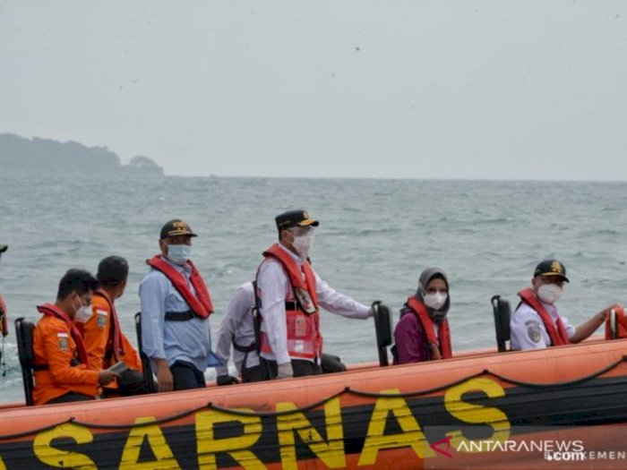 Menhub Berterima Kasih Kepada Tim Gabungan Operasi Pencarian Sriwijaya Air SJ-182
