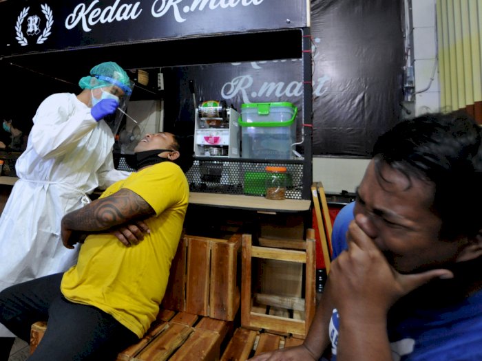 FOTO: Rapid Test Antigen Pelanggar Aturan PPKM di Denpasar