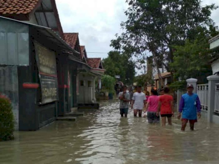 Desa Suranenggala Kulon Buka Dapur Umum untuk Penuhi Makan Korban Banjir Cirebon