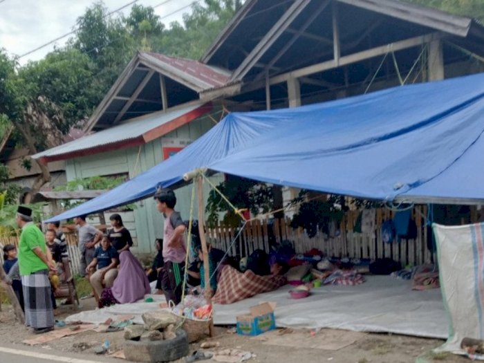 Sejumlah Pengungsi di Sulbar Mulai Bersihkan Rumah dan Pindah dari Posko Pengungsian