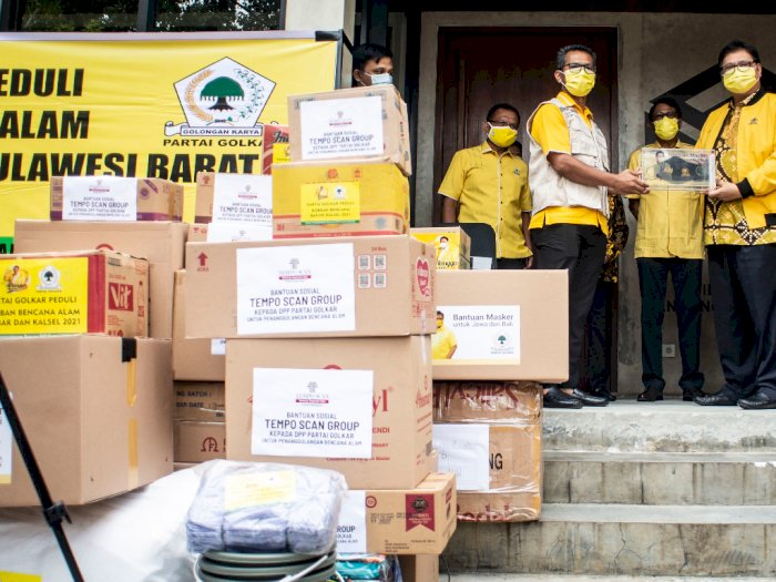FOTO: Partai Golkar Distribusikan Bantuan untuk Korban Bencana Kalsel dan Sulbar