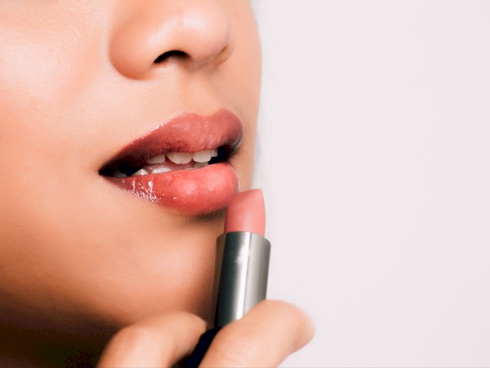Ladies, Kepribadianmu Bisa Dilihat dari Warna Lipstick Favorit Lho!