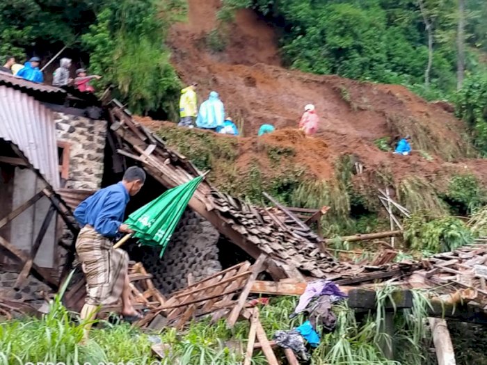 Hujan Lebat Guyur Kabupaten Magelang, 2 Wilayah Alami Longsor, BMKG Keluarkan Peringatan