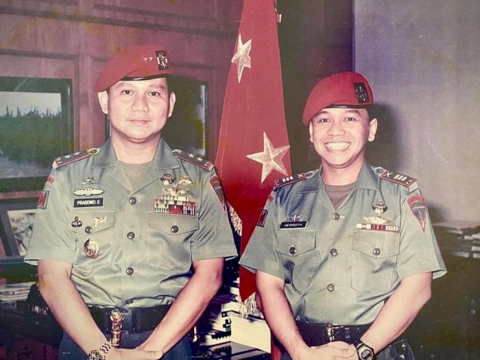 Potret Lawas Prabowo Tahun 1997 Bikin Pangling, Netizen Salah Fokus dengan Senyumannya