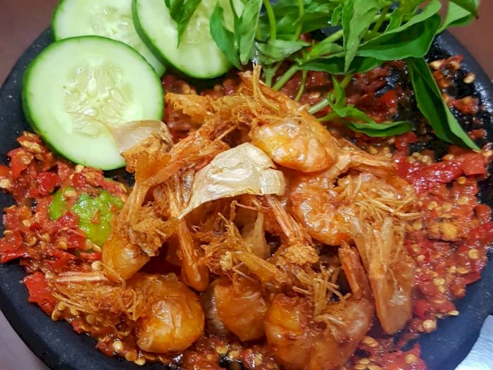 Lauk Makan Siang Akhir Pekan: Udang Penyet Sambal Terasi, Siap-siap Boros Nasi!