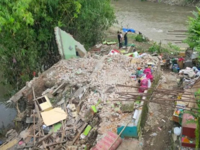 Sungai Meluap, 77 Rumah rusak Diterjang Banjir, Ada yang Hancur Rata dengan Tanah