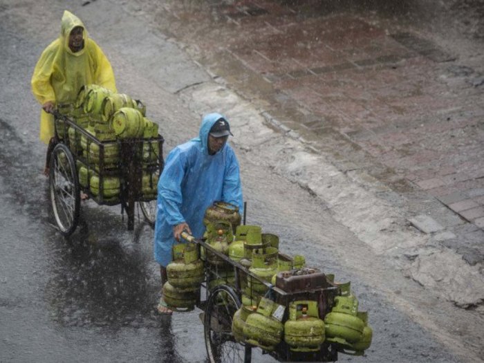 Cuaca Jakarta Hari Ini: Waspada Hujan Petir Disertai Angin Kencang