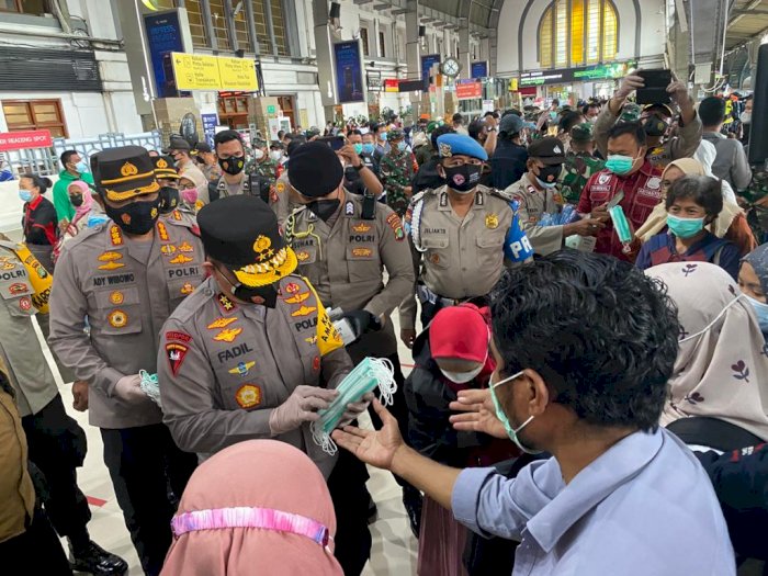 Sore Ini, Pangdam Jaya dan Kapolda Metro Sidak Masker di Stasiun Kota Jakarta