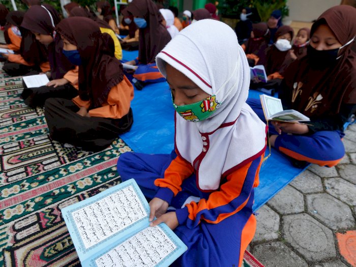 DPR Harap Penerapan SKB 3 Menteri soal Seragam Sekolah Dapat Dipantau