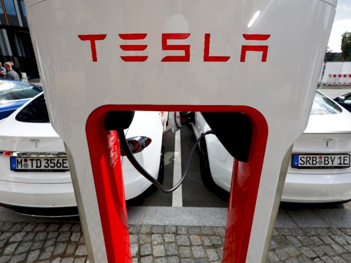 Tesla Ajukan Proposal Investasi ke Indonesia, Elon Musk dan Luhut Segera Bertemu