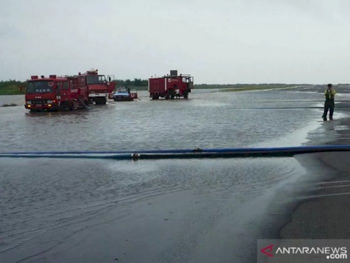 Landasan Pacu Terendam Banjir, Bandara Ahmad Yani Semarang Ditutup Sementara