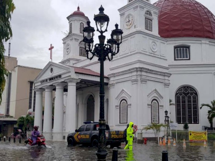 Air Genangi Kawasan Kota Lama Semarang, Polisi Sebut karena Hujan Sejak Kemarin
