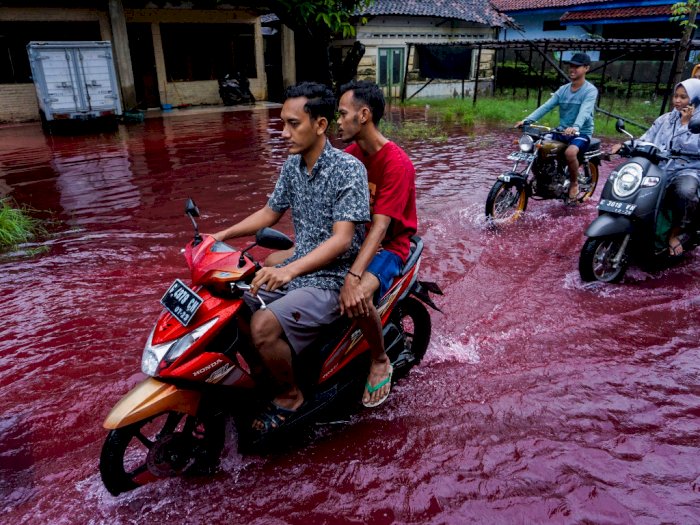 Air Banjir di Pekalongan Berwarna Merah, Diduga Berasal dari Pewarna Batik