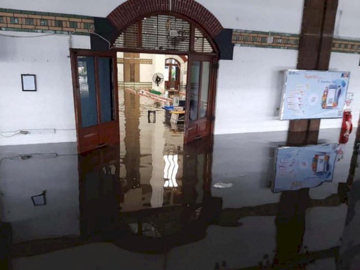 Stasiun Tawang Semarang Dilanda Banjir