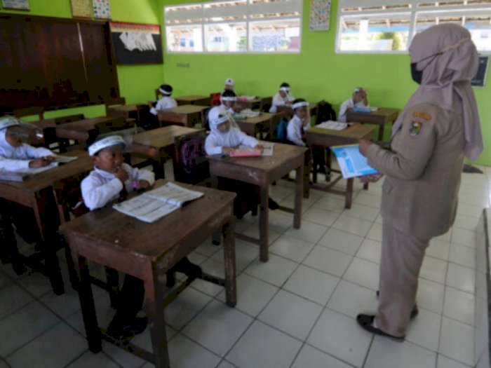 Soal SKB 3 Menteri Terkait Seragam Sekolah, Wamenag: Sudah Sesuai Amanat Konstitusi