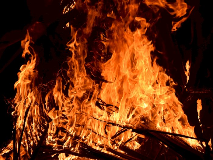 Tragis! Dapur Minyak Mentah di Langkat Terbakar, 2 Rumah Hangus, 3 Warga Luka Bakar