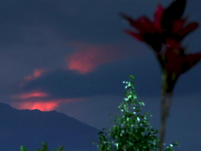 FOTO: Gunung Raung Berstatus Waspada Level III