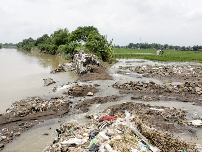 FOTO: Tanggul Sungai Kedunglarangan Jebol