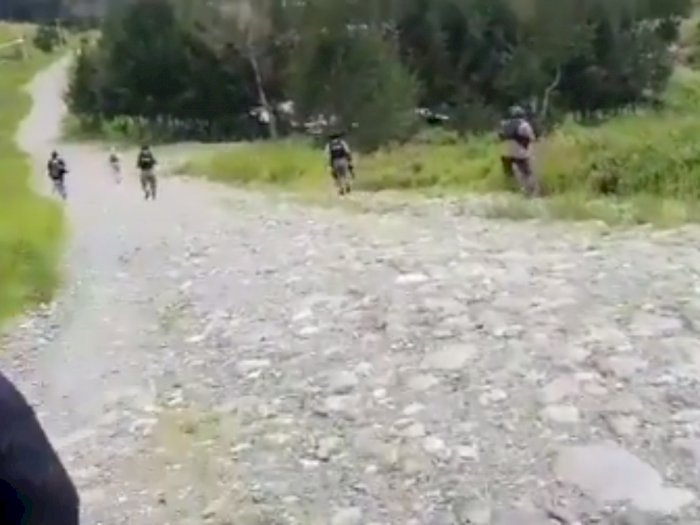  Video Detik-detik Terjadi Kontak Senjata TNI-Polri dengan KKB Papua