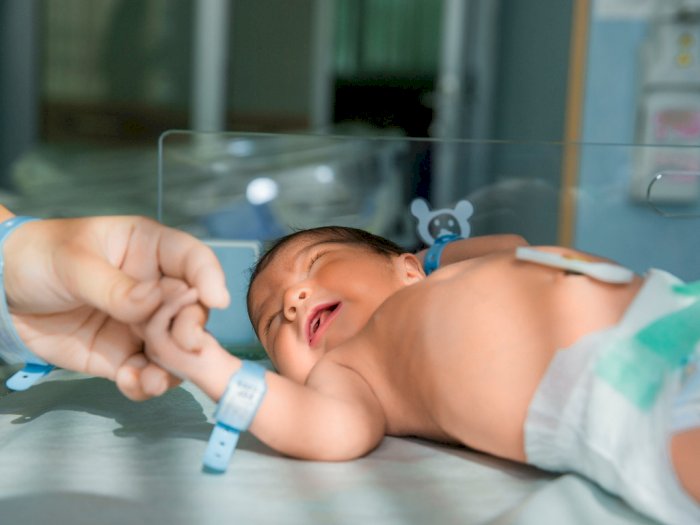 Dokter Ini Tega Jual Bayi Baru Lahir Karena Orangtuanya Tak Sanggup Bayar Biaya Persalinan