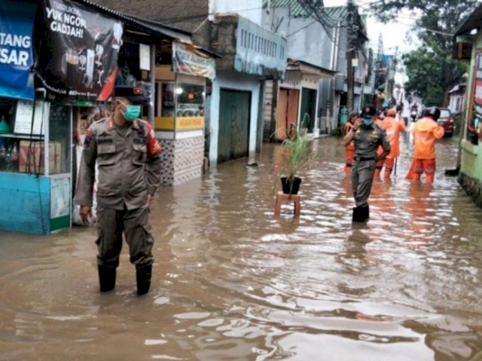 Hujan Deras Guyur DKI, Ratusan Warga Jakarta Timur Kena Dampak Genangan Air