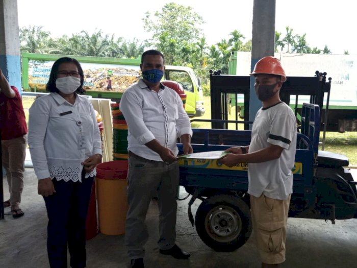 Terus Bergerak Perangi Sampah, Sumatera Trash Bank Terima Bantuan dari Dinas LH Langkat