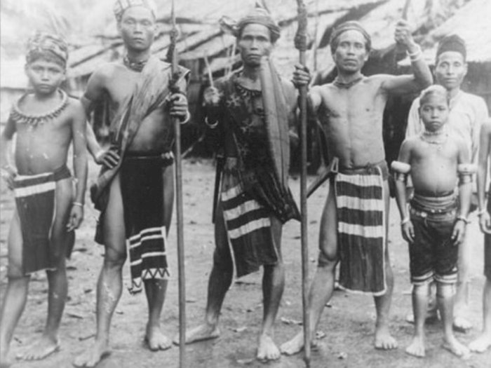 Mengenal Suku Dayak Punan, Suku Pedalaman Penjaga Hutan Kalimantan