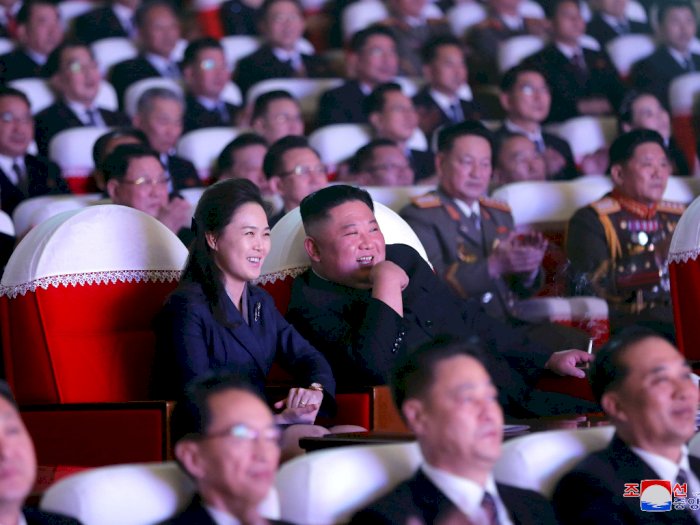 Setahun Menghilang, Istri Kim Jong Un Muncul Lagi di Hadapan Publik, Nonton Konser Bareng