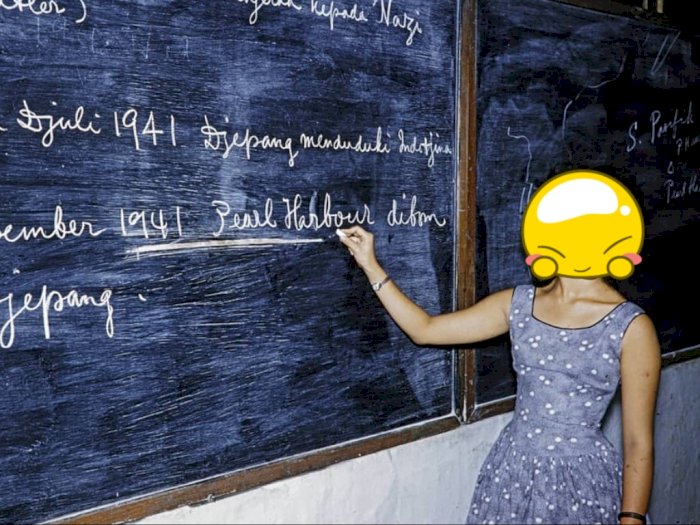 Viral Foto Jadul Guru Sejarah Ngajar Pakai Baju 'Seksi', Netizen Salfok Wajahnya: Glowing!