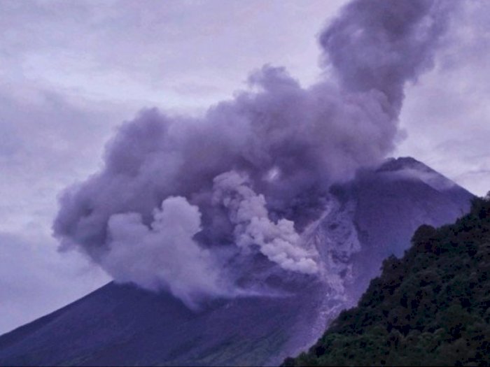 BPPTKG Sebut Gunung Merapi 15 Kali Keluarkan Guguran Lava Pijar hingga 1.000 meter