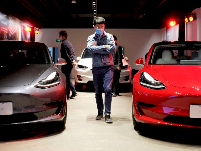 Pihak Tesla akan Memotong Harga Standar dari Tesla Model 3 dan Model Y 