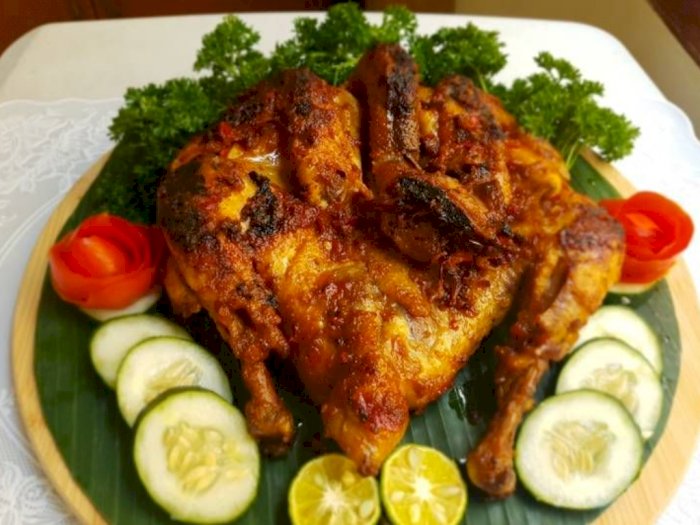 Menu Spesial Makan Keluarga: Ayam Bakar Taliwang, Enaknya Nendang!