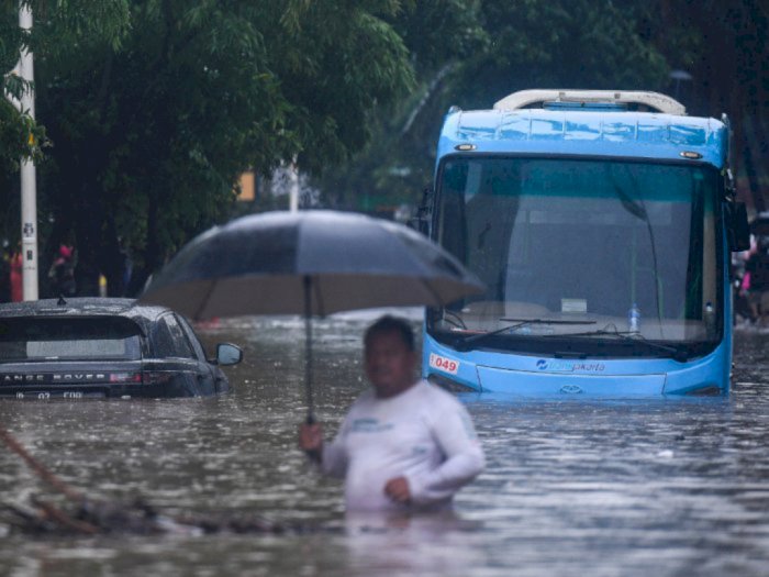 Jakarta Banjir, 3 Rute Layanan Transjakarta Stop Operasi Sementara