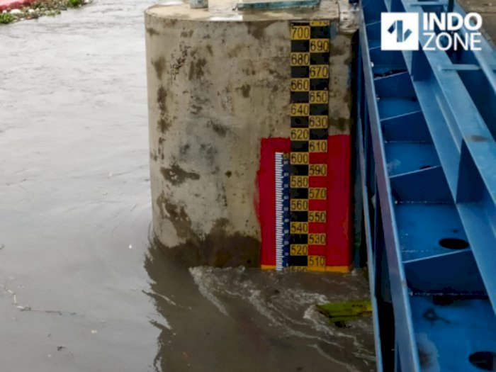  Imbas Diguyur Hujan Deras Semalam, 2 Pintu Air di Jakarta Siaga Satu