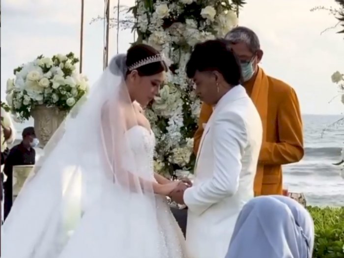  Selamat! Reza Arap dan Wendy Walters Gelar Resepsi Pernikahan di Bali