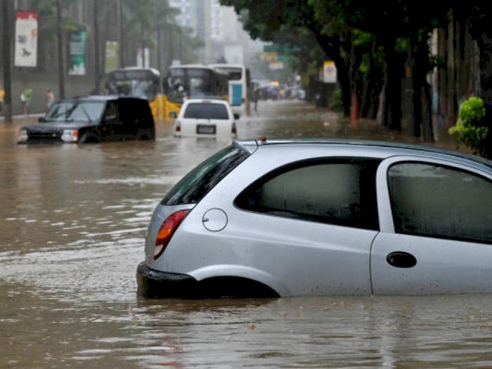 7 Langkah Penting Perawatan Mobil yang Terendam Banjir