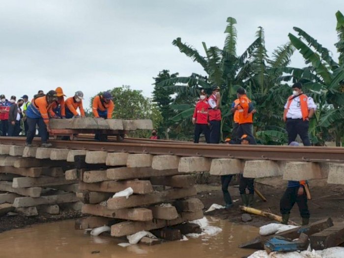 Banjir Surut, Perbaikan Jalur Kereta Jarak Jauh Dikebut