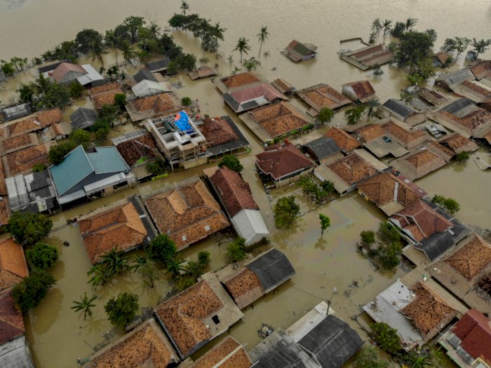 FOTO: Ribuan Rumah di Karawang Terendam Banjir