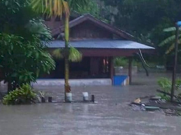 SDN Kaptiau di Sarmi Terendam Air Setinggi Paha Orang Dewasa, Hujan Deras jadi Alasan