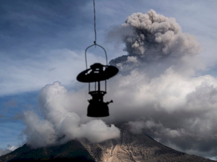 Gunung Sinabung Kembali Erupsi, Guguran Abu Meluncur Selama 191 Detik