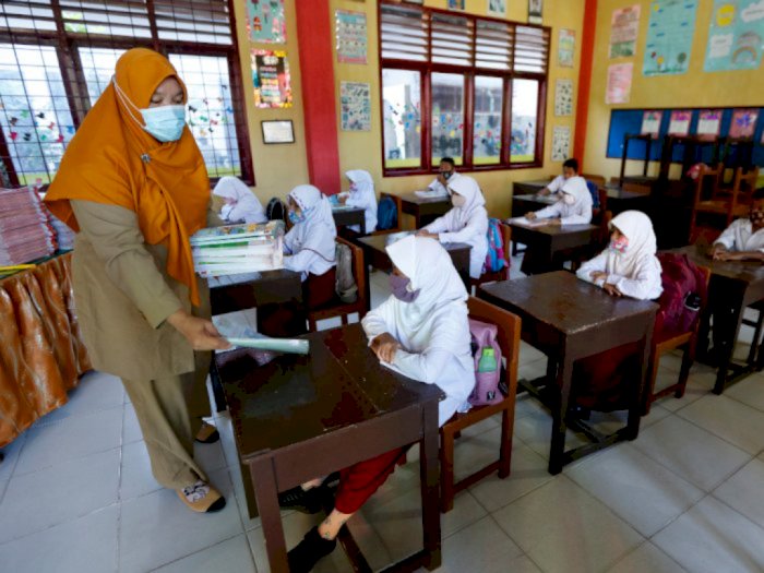 Sepakat Sekolah Tatap Muka Kembali di Buka, Komisi X DPR: Vaksinasi Guru Harus Tuntas