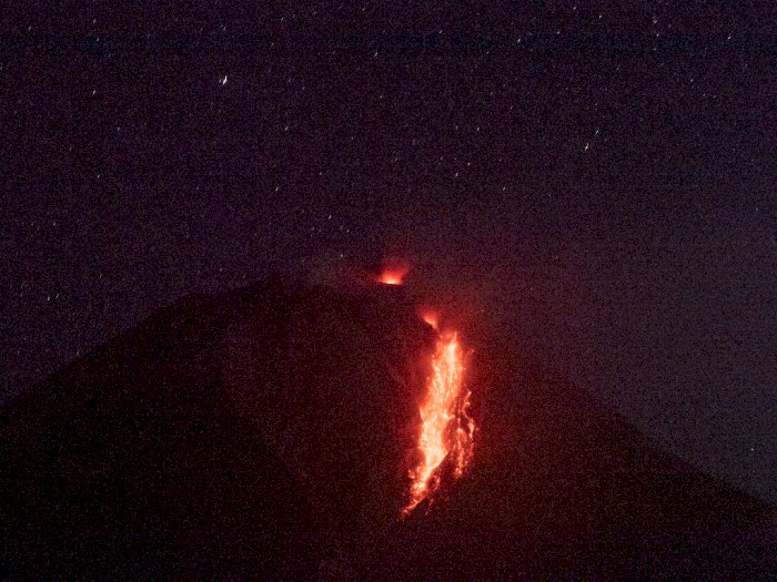 FOTO: Guguran Lava Pijar Gunung Sinabung