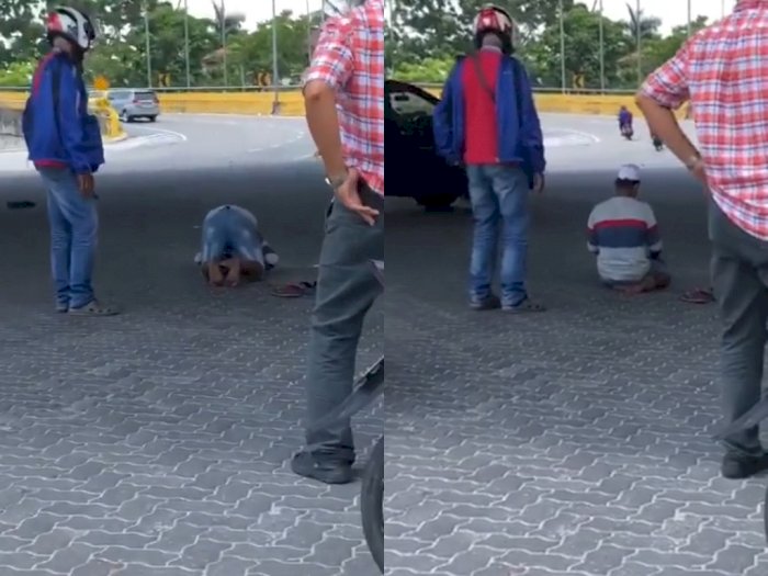 Video Pria Ini Salat di Tengah Jalan, Sementara Pengguna Jalan Lain Mengatur Lalu Lintas