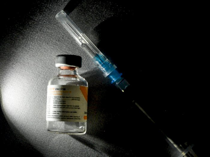 Usai Vaksin Covid-19 Orang Merasakan KIPI, Apa Itu?