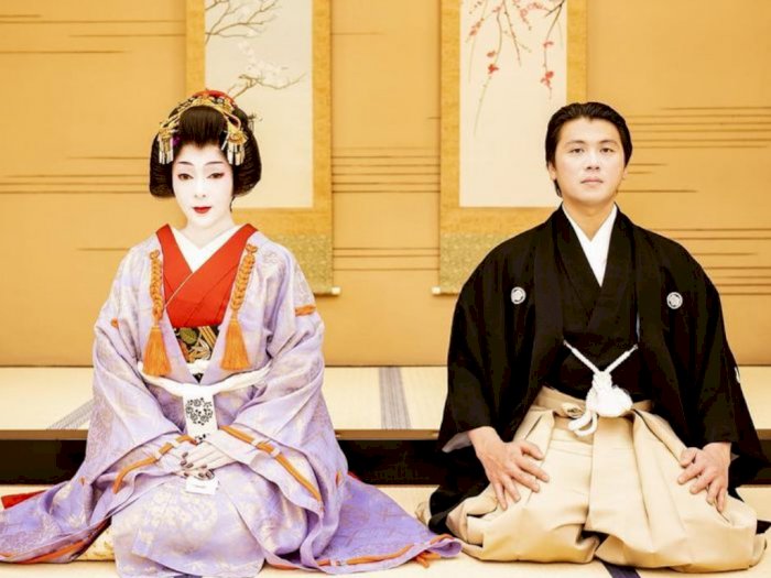 Bikin Pangling! Syahrini Berdandan ala Wanita Jepang di Hari Ulang Tahun Pernikahannya