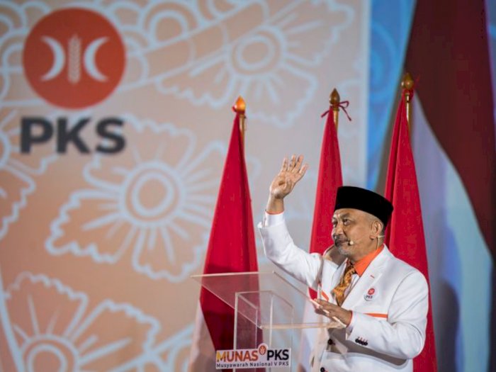 Soroti Kerumunan Jokowi di NTT, Presiden PKS: Keselamatan Rakyat Tak Jadi Prioritas Utama