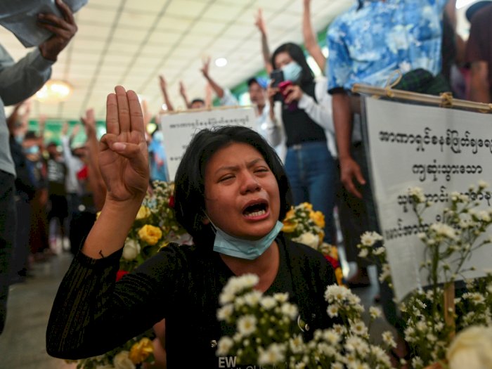 FOTO: Pemakaman Korban Protes di Myanmar