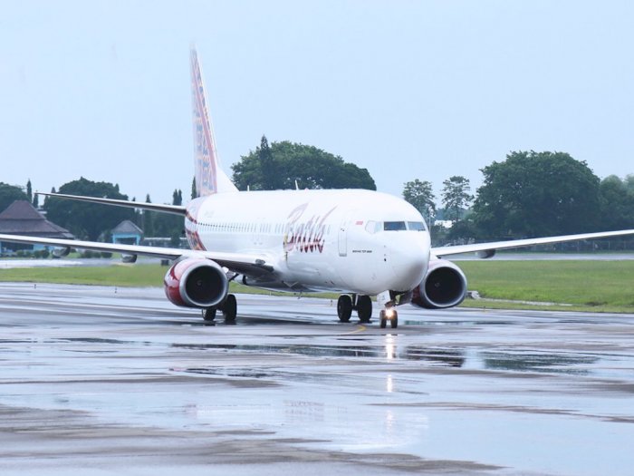Mendarat Darurat, Pesawat Batik Air Masih di Landasan Pacu Bandara Jambi